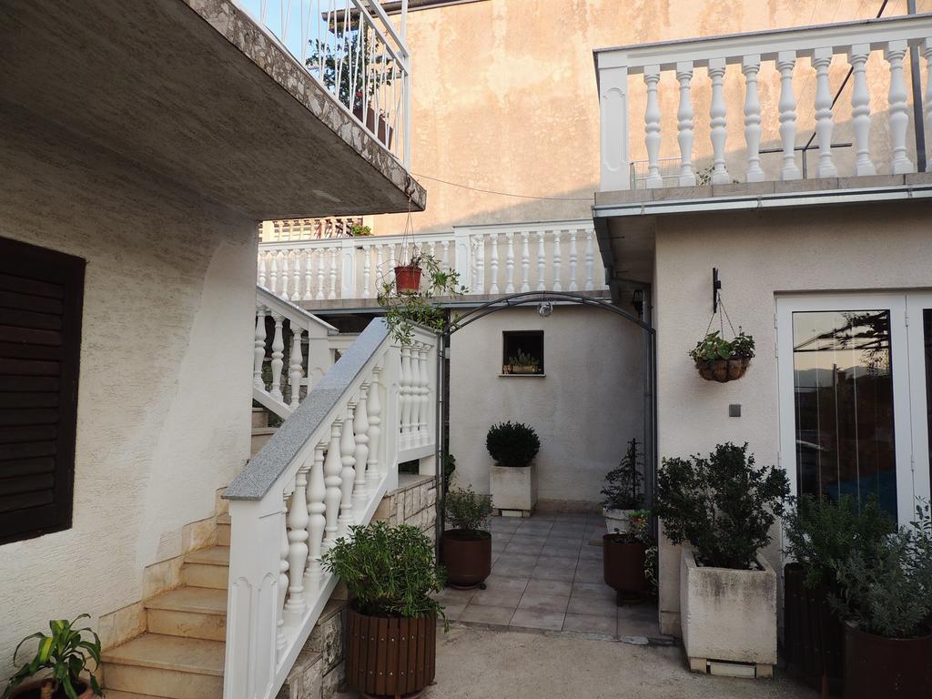 Apartment In Novi Vinodolski 15274 Povile Buitenkant foto