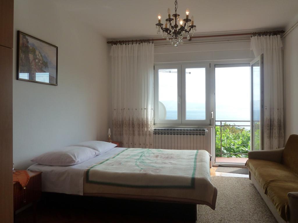 Apartment In Novi Vinodolski 15274 Povile Buitenkant foto