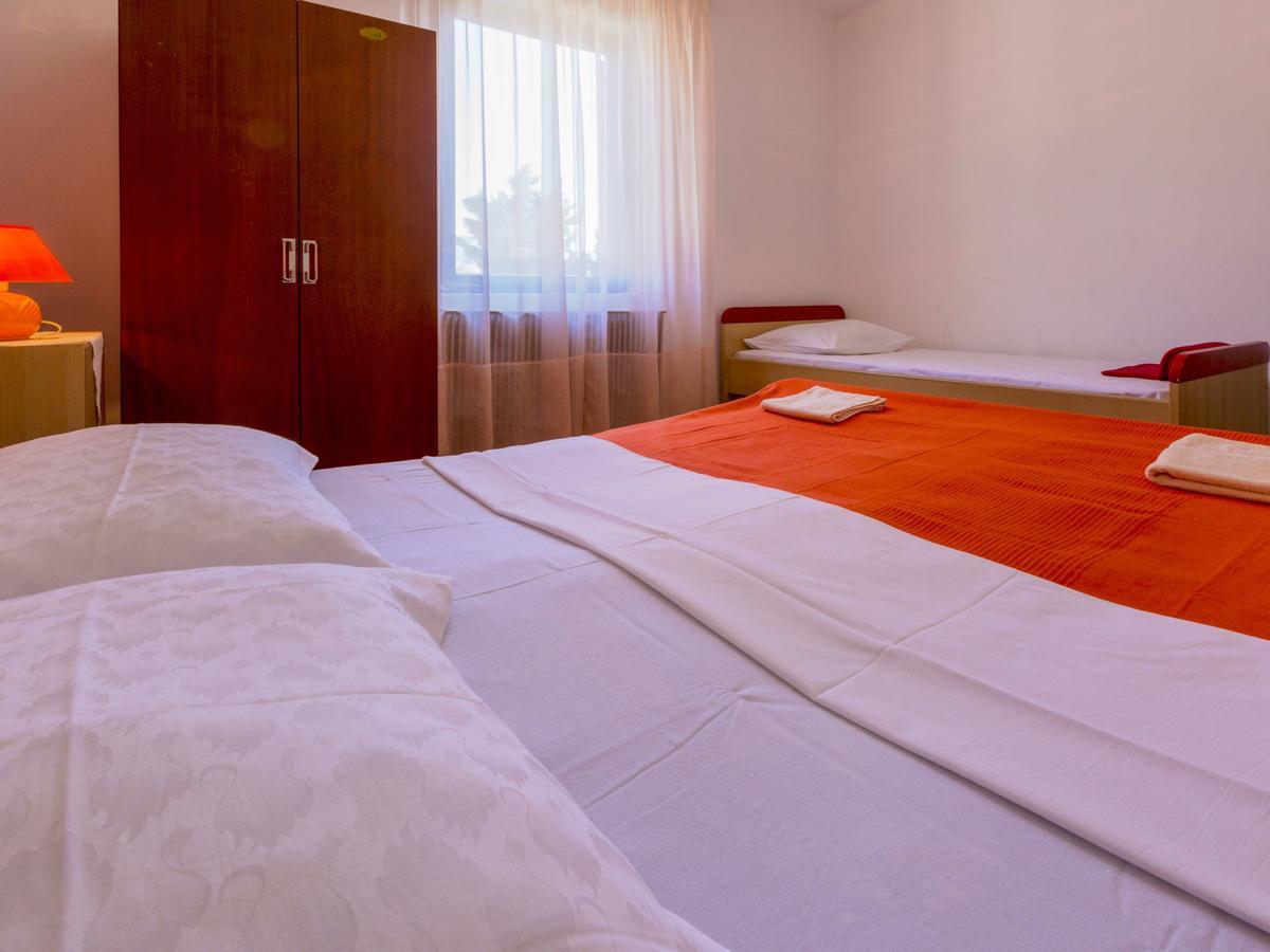 Apartment In Novi Vinodolski 15274 Povile Buitenkant foto