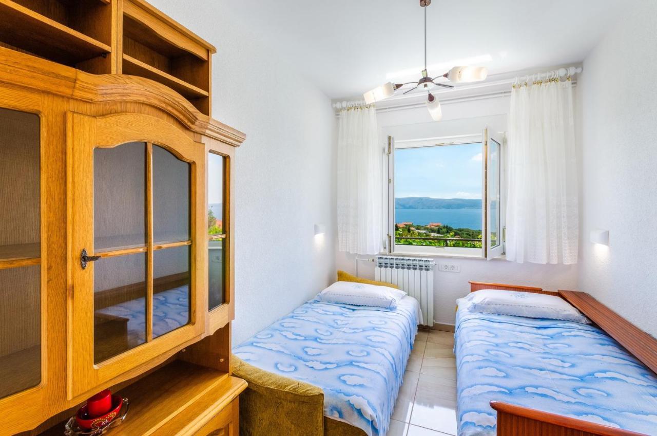 Apartment In Novi Vinodolski 15274 Povile Buitenkant foto