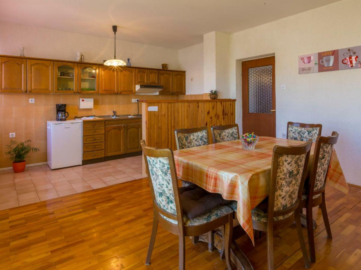 Apartment In Novi Vinodolski 15274 Povile Buitenkant foto