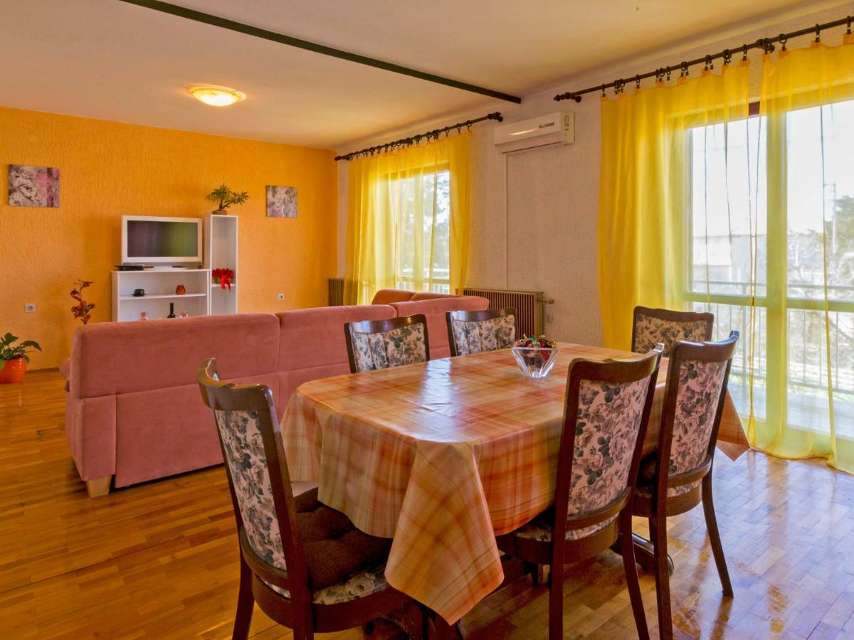 Apartment In Novi Vinodolski 15274 Povile Buitenkant foto